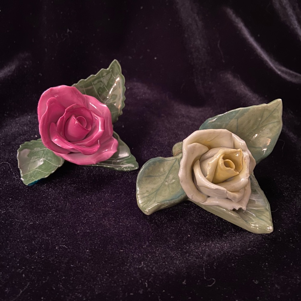 Set of 2 HEREND Hungary Porcelain Yellow & Pink Rose Petal Figurine Flowers Read